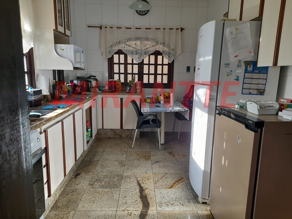 Sobrado de 292m² com 4 quartos em Serra Da Cantareira