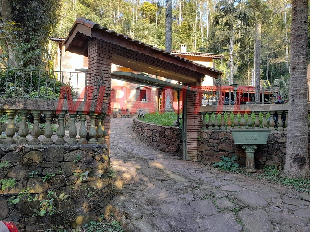 Sobrado de 292m² com 4 quartos em Serra Da Cantareira