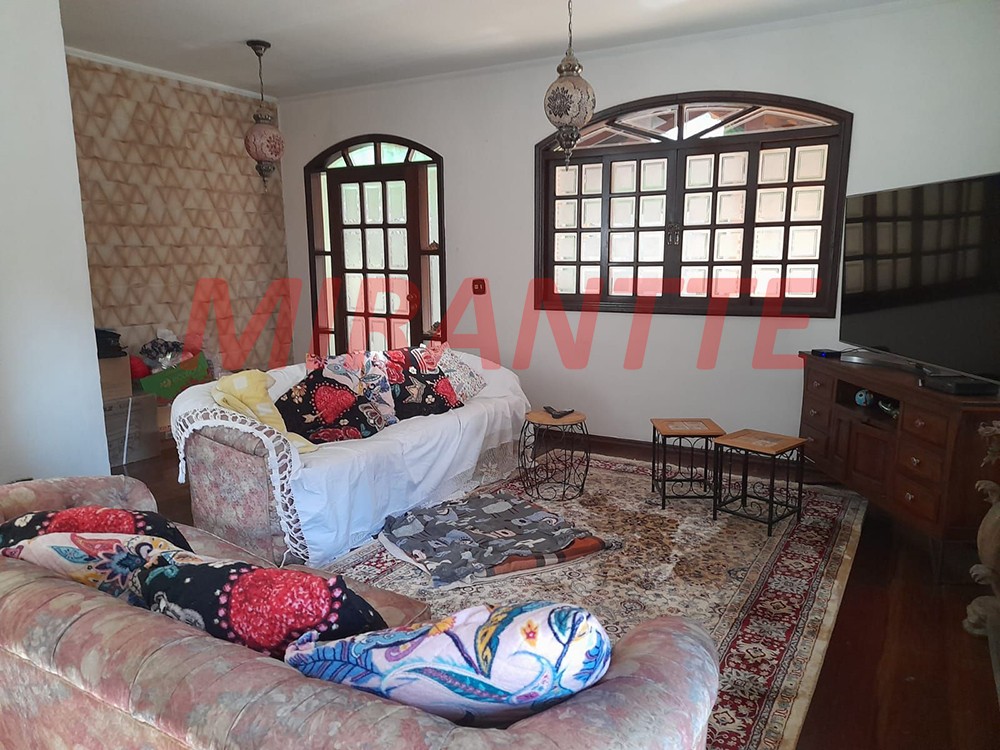 Sobrado de 292m² com 4 quartos em Serra Da Cantareira