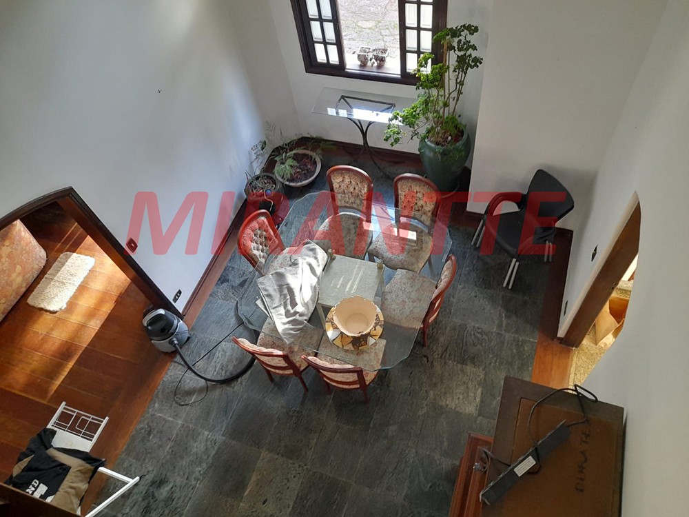 Sobrado de 292m² com 4 quartos em Serra Da Cantareira