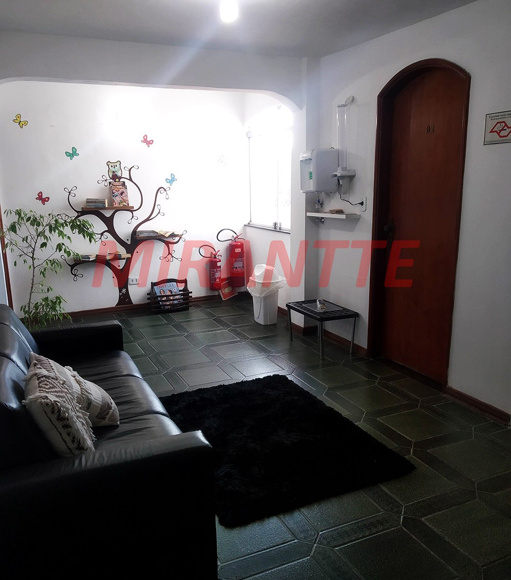 Comercial de 227m² em Água Fria