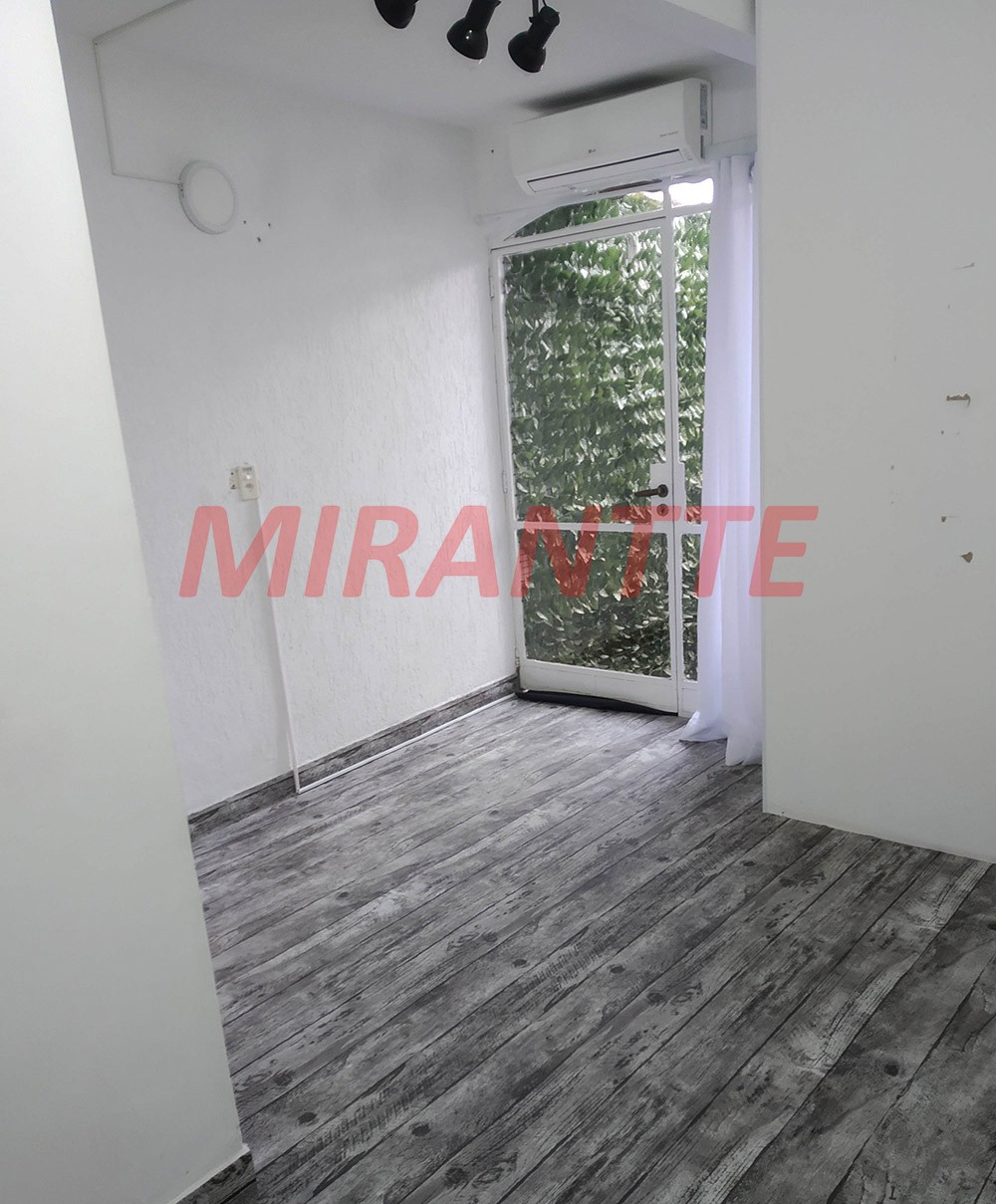 Comercial de 227m² em Água Fria