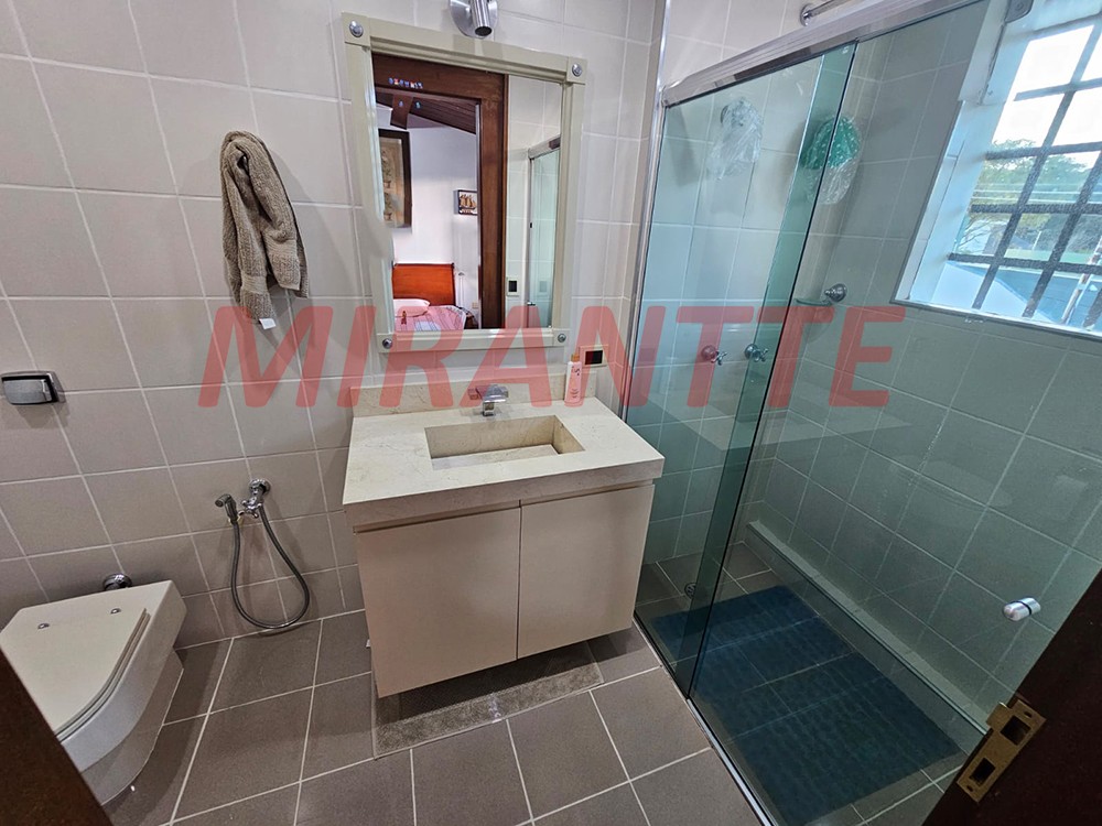 Sobrado de 477m² com 4 quartos em Horto Florestal