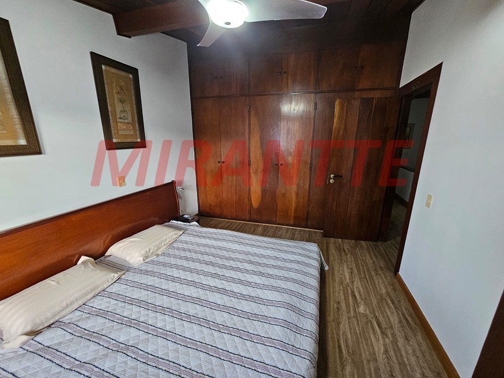 Sobrado de 477m² com 4 quartos em Horto Florestal
