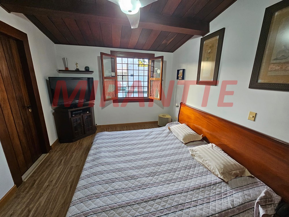 Sobrado de 477m² com 4 quartos em Horto Florestal