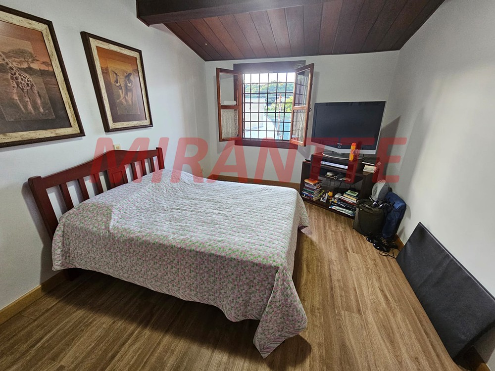Sobrado de 477m² com 4 quartos em Horto Florestal