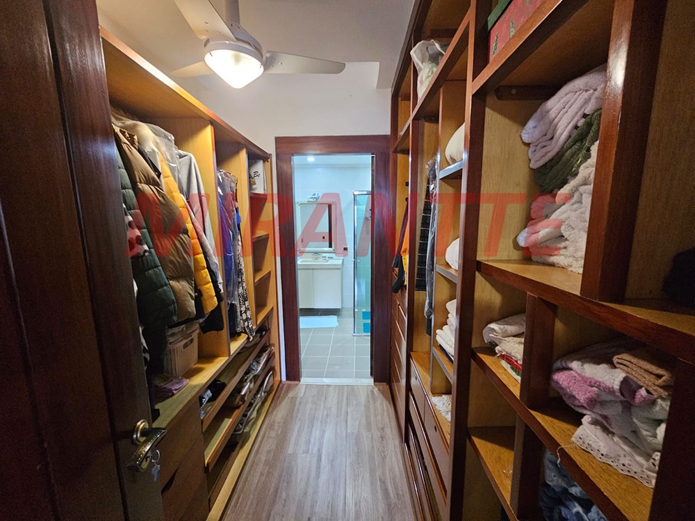 Sobrado de 477m² com 4 quartos em Horto Florestal