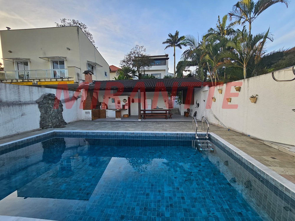 Sobrado de 477m² com 4 quartos em Horto Florestal