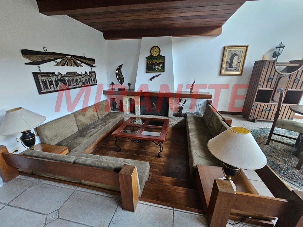 Sobrado de 477m² com 4 quartos em Horto Florestal