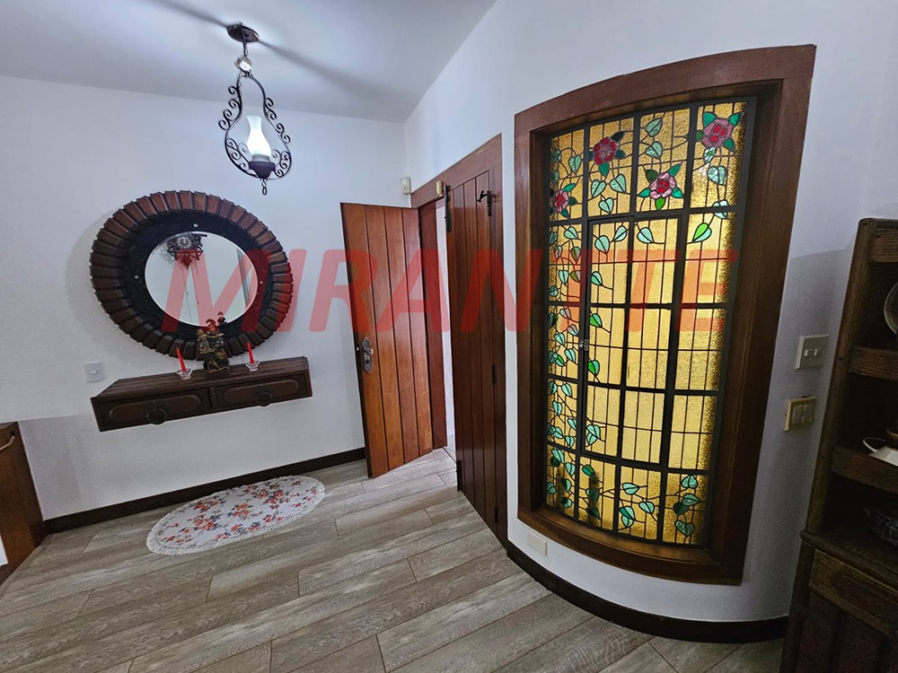 Sobrado de 477m² com 4 quartos em Horto Florestal