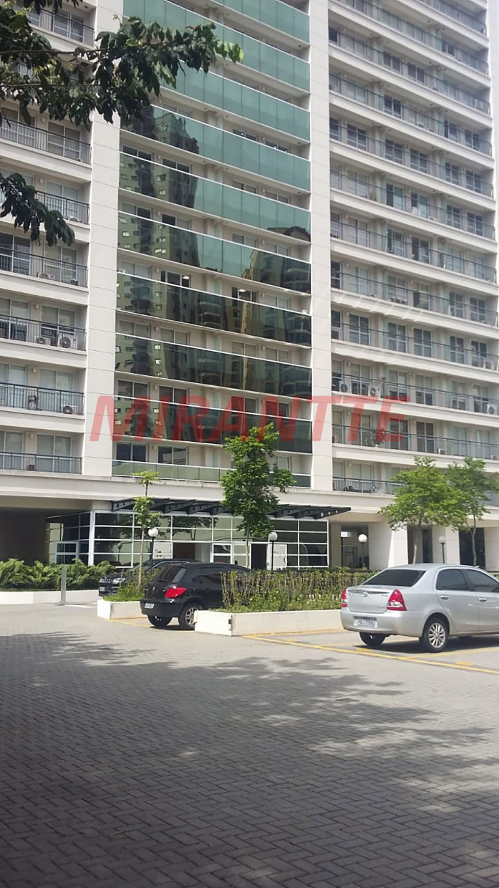 Comercial de 258m² em Santana