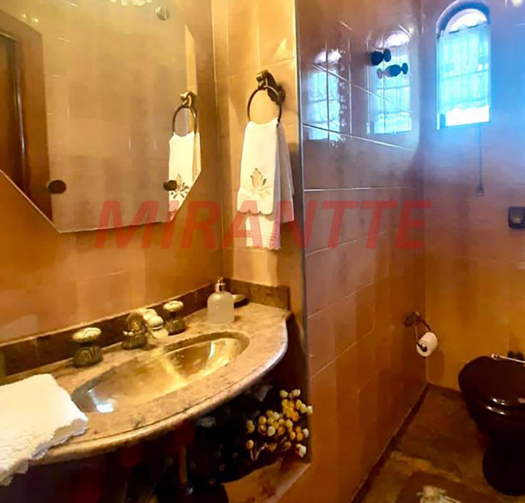 Sobrado de 470m² com 4 quartos em Jardim São Bento