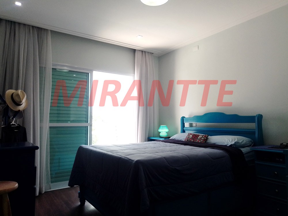 Sobrado de 286m² com 4 quartos em Tremembe
