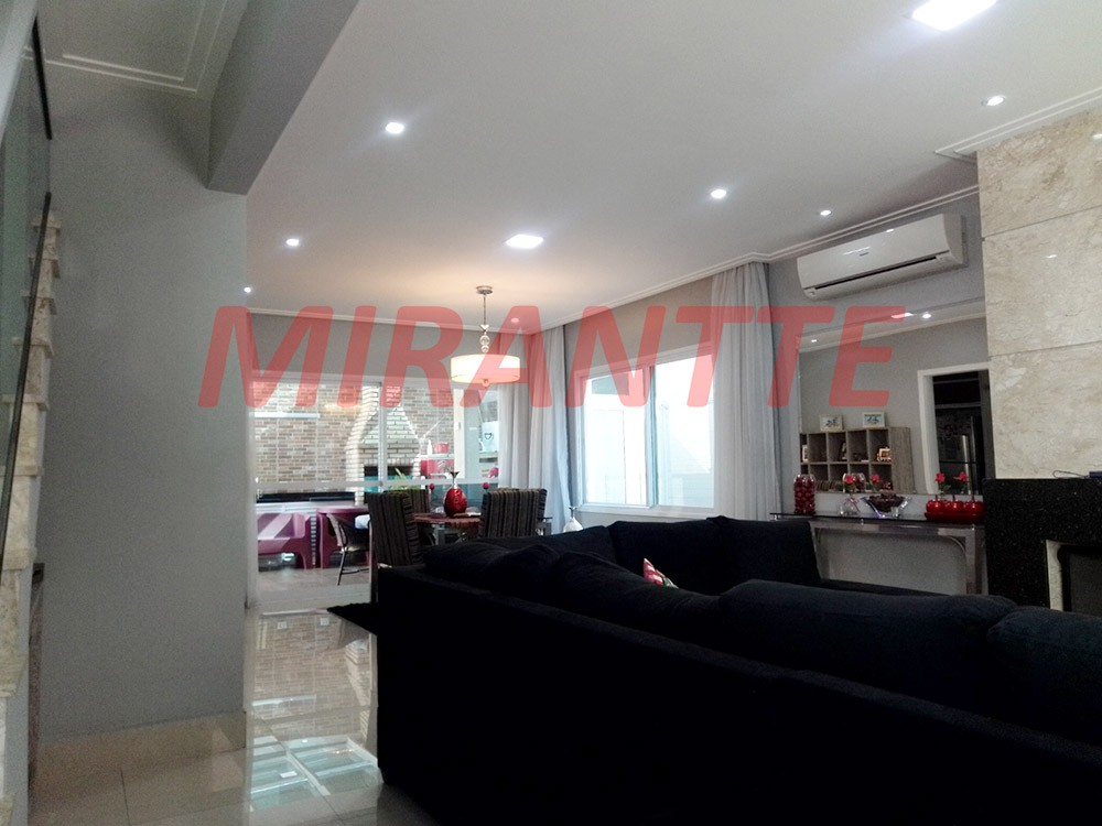 Sobrado de 286m² com 4 quartos em Tremembe