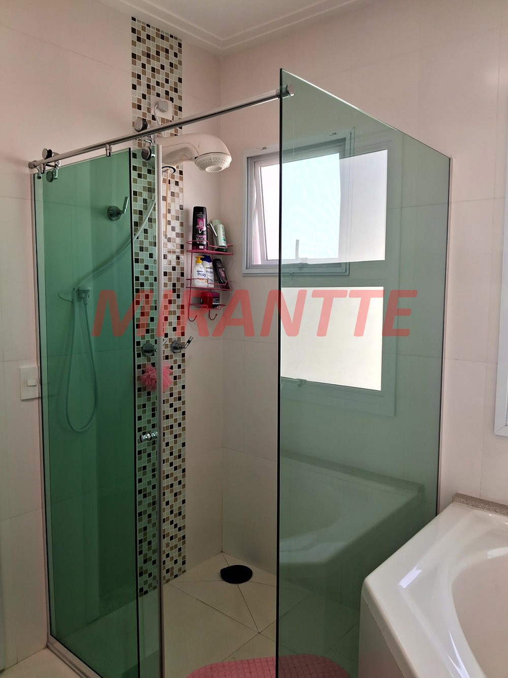 Sobrado de 286m² com 4 quartos em Tremembe