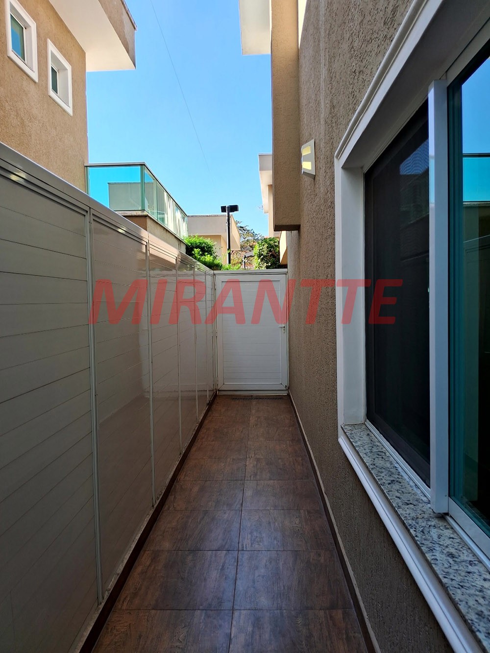 Sobrado de 286m² com 4 quartos em Tremembe