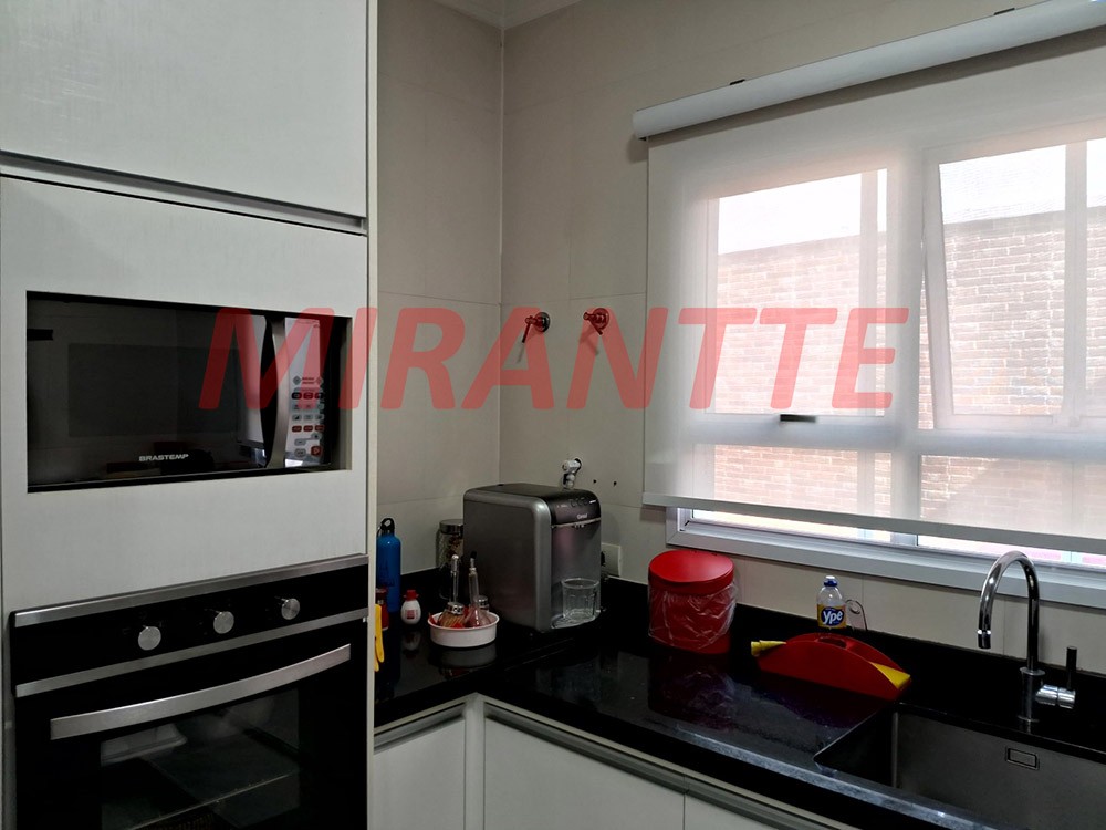 Sobrado de 286m² com 4 quartos em Tremembe