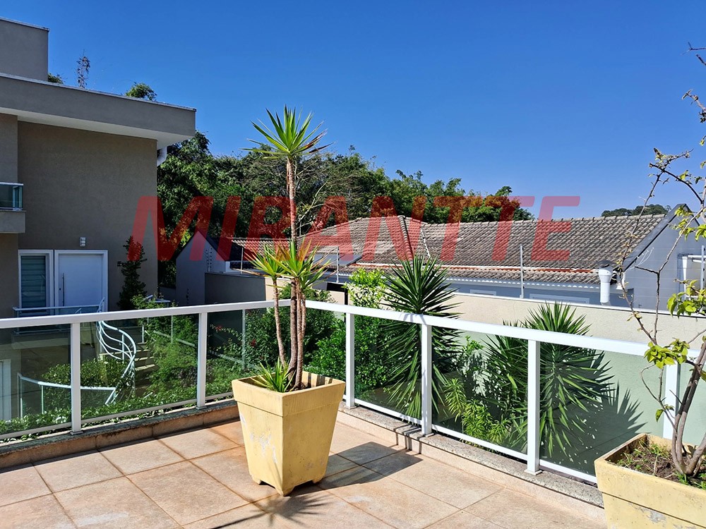 Sobrado de 286m² com 4 quartos em Tremembe