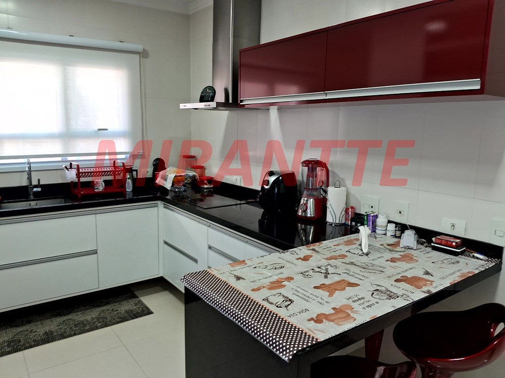 Sobrado de 286m² com 4 quartos em Tremembe