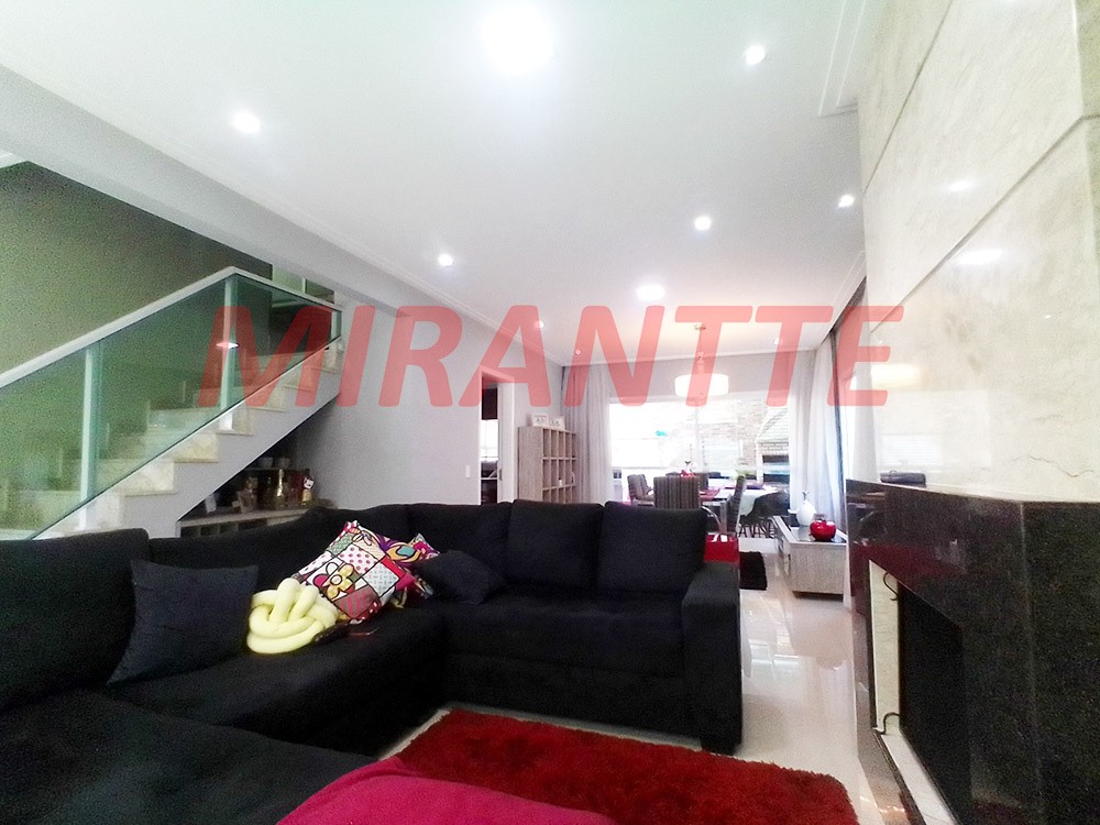 Sobrado de 286m² com 4 quartos em Tremembe
