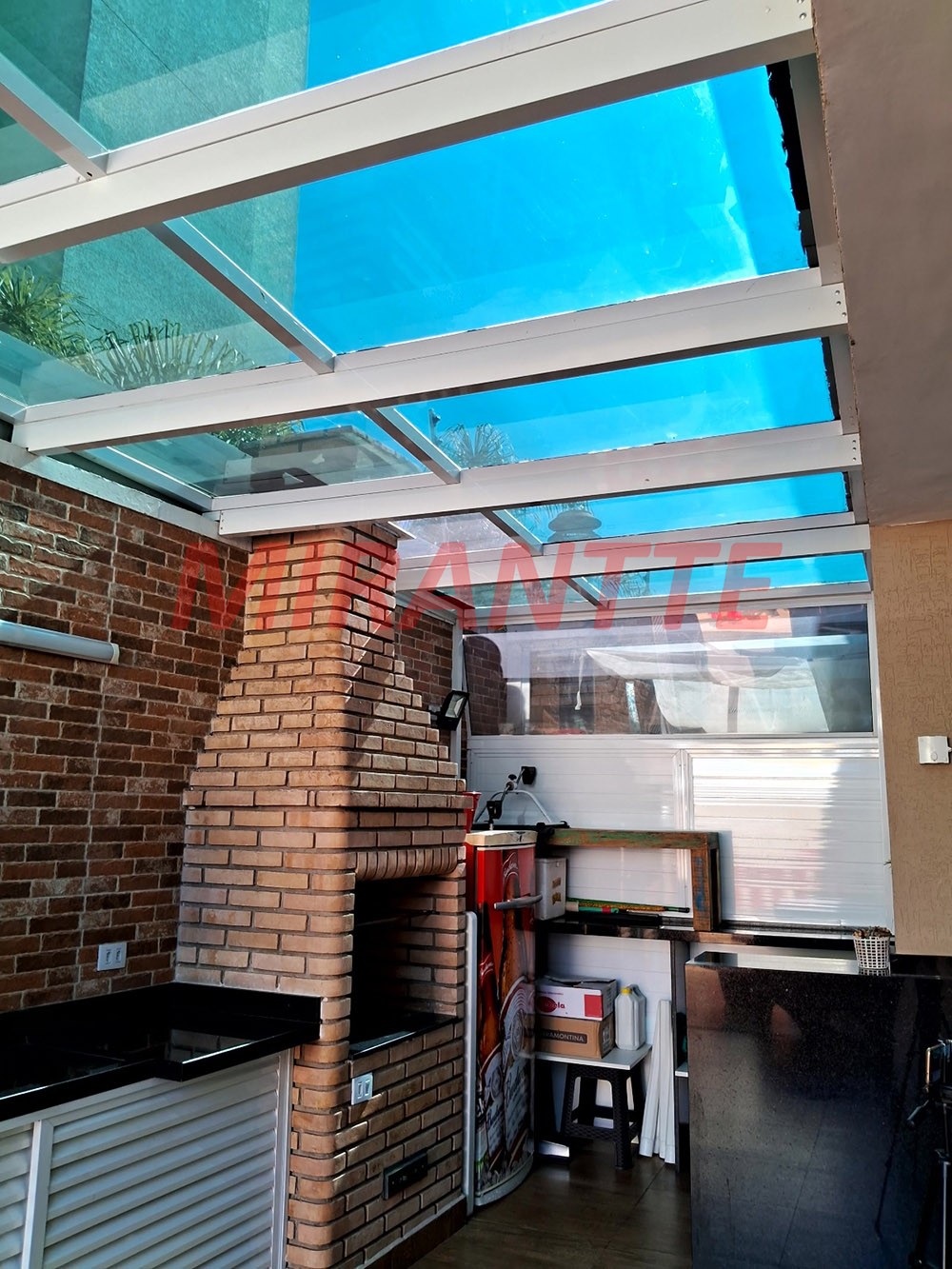 Sobrado de 286m² com 4 quartos em Tremembe