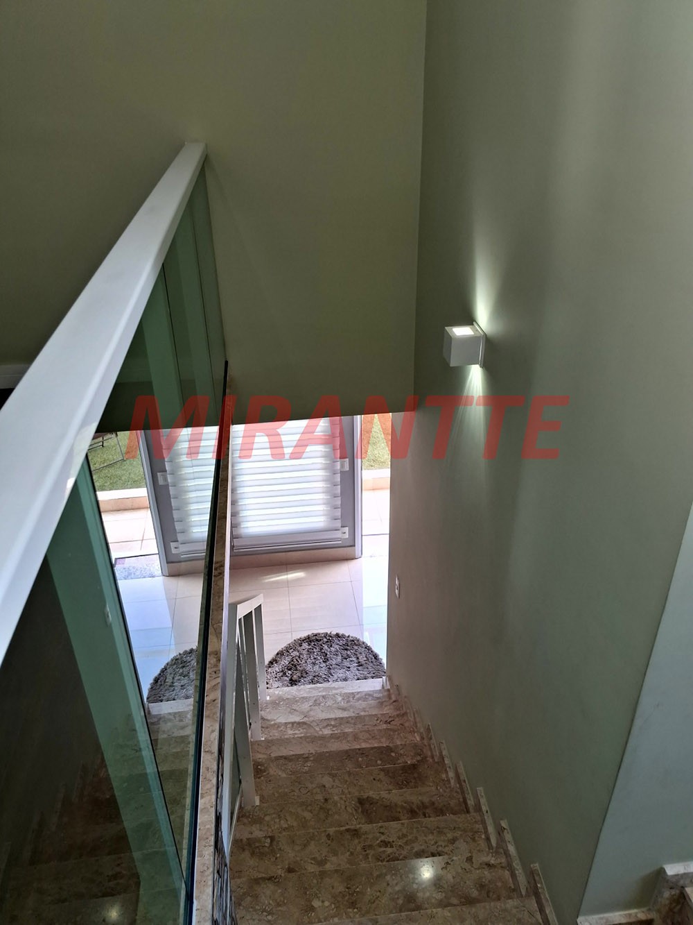 Sobrado de 286m² com 4 quartos em Tremembe