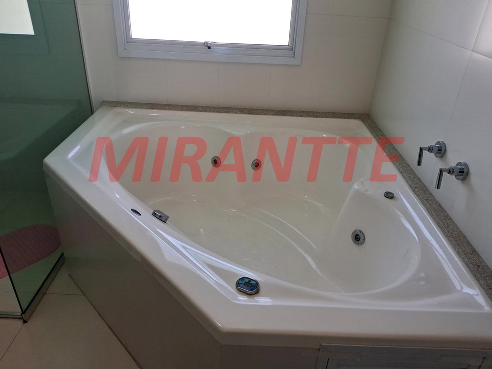 Sobrado de 286m² com 4 quartos em Tremembe