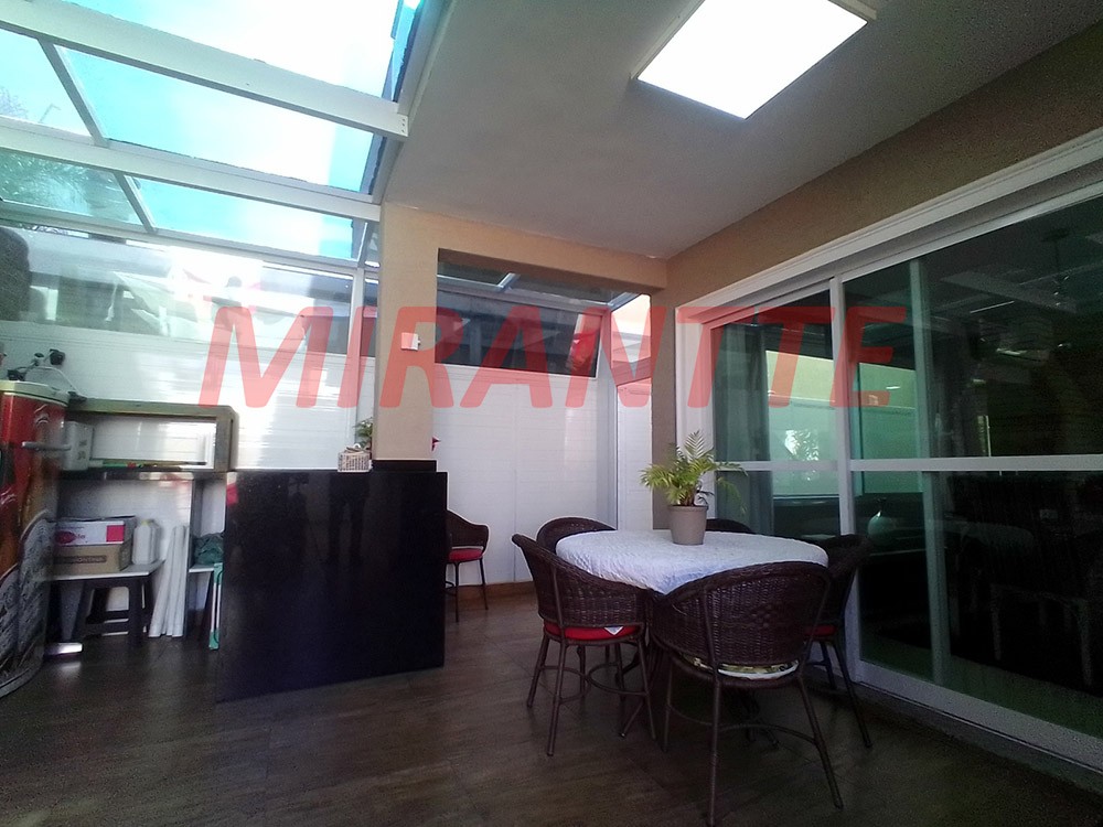 Sobrado de 286m² com 4 quartos em Tremembe