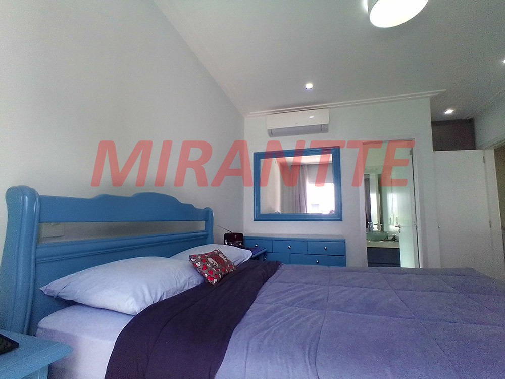 Sobrado de 286m² com 4 quartos em Tremembe
