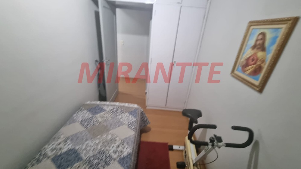 Sobrado de 200m² com 3 quartos em Água Fria