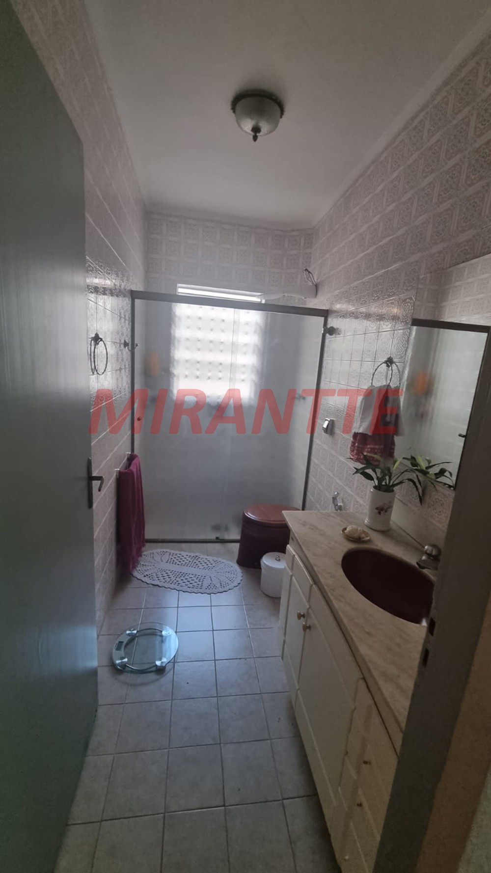 Sobrado de 200m² com 3 quartos em Água Fria