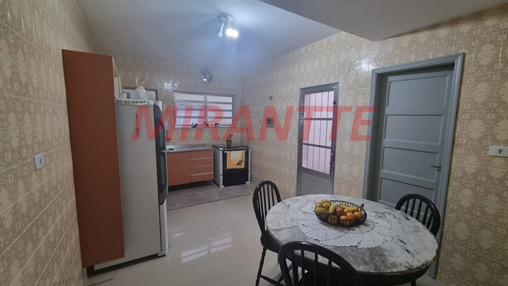 Sobrado de 200m² com 3 quartos em Água Fria