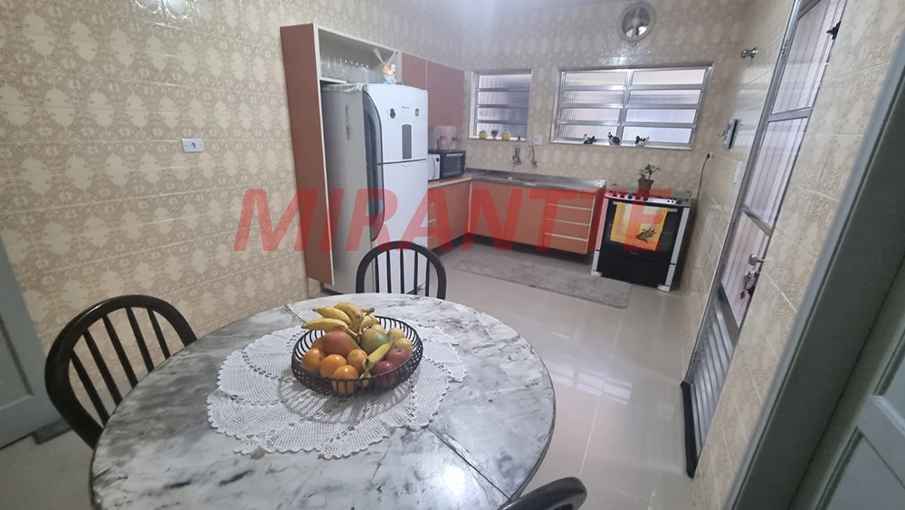 Sobrado de 200m² com 3 quartos em Água Fria