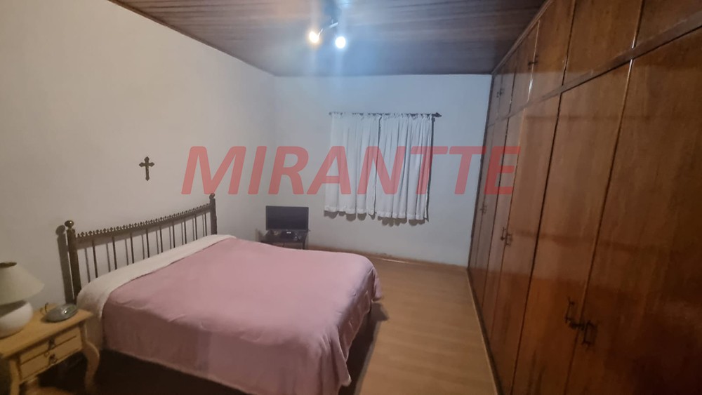 Sobrado de 200m² com 3 quartos em Água Fria