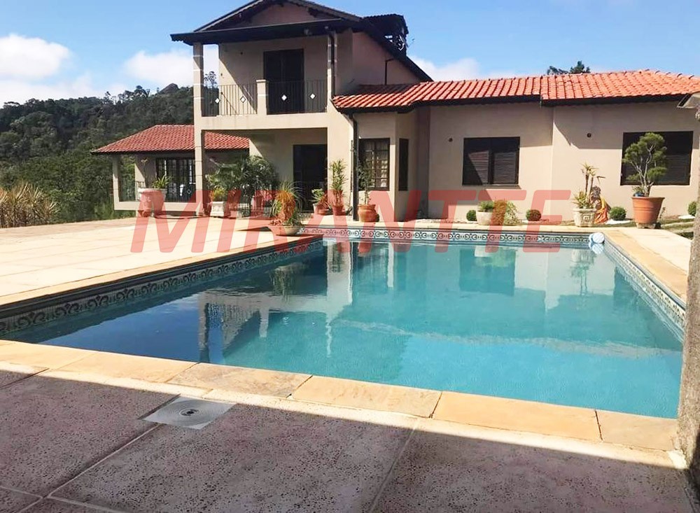 Sobrado de 600m² com 3 quartos em Terra Preta