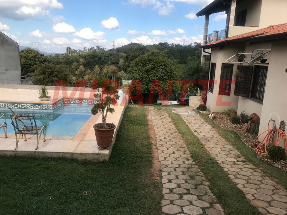 Sobrado de 600m² com 3 quartos em Terra Preta
