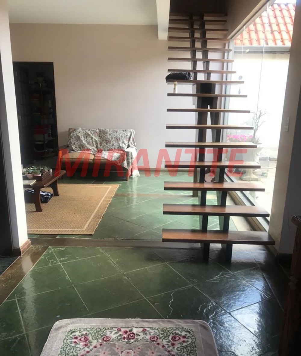 Sobrado de 600m² com 3 quartos em Terra Preta