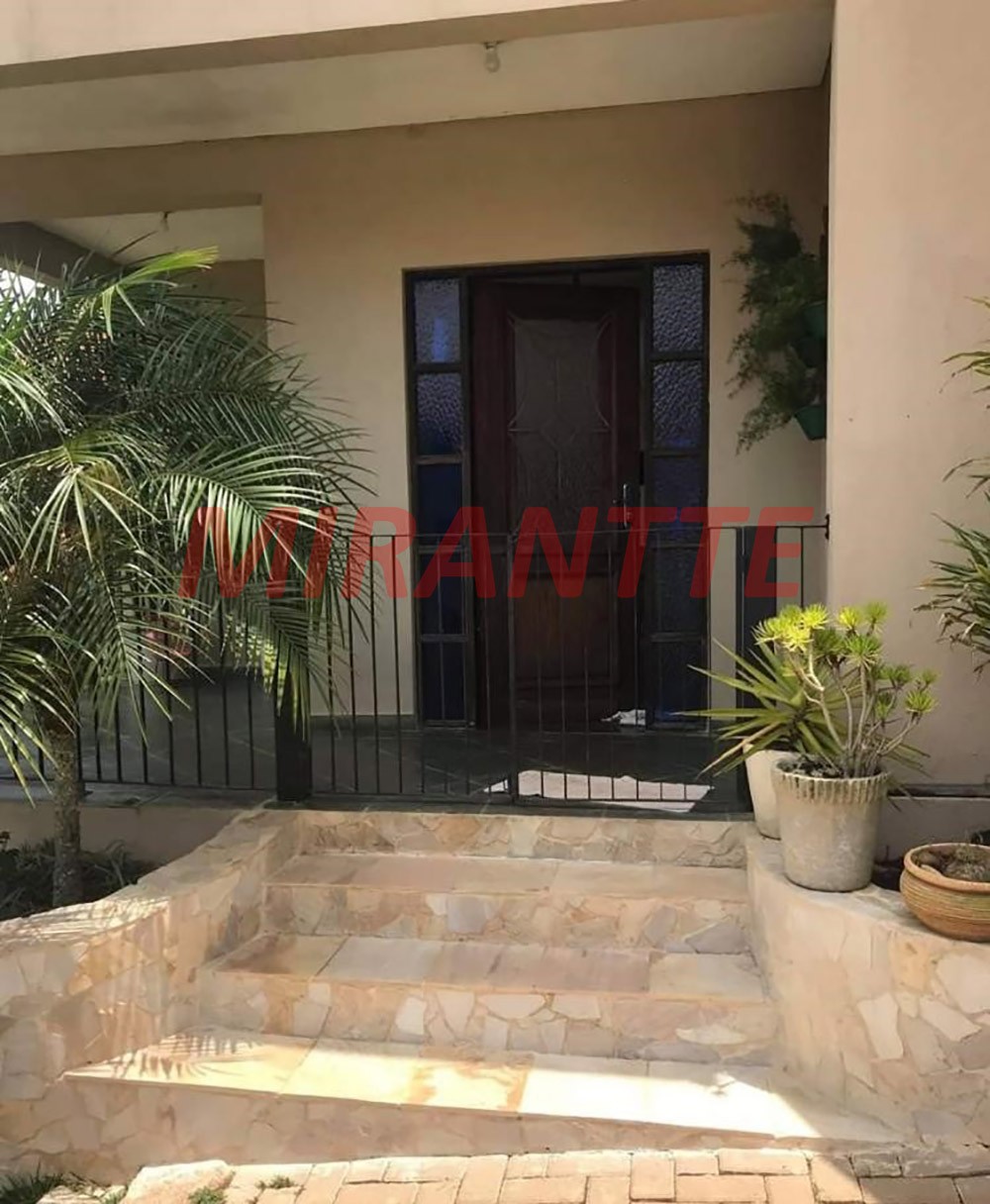 Sobrado de 600m² com 3 quartos em Terra Preta