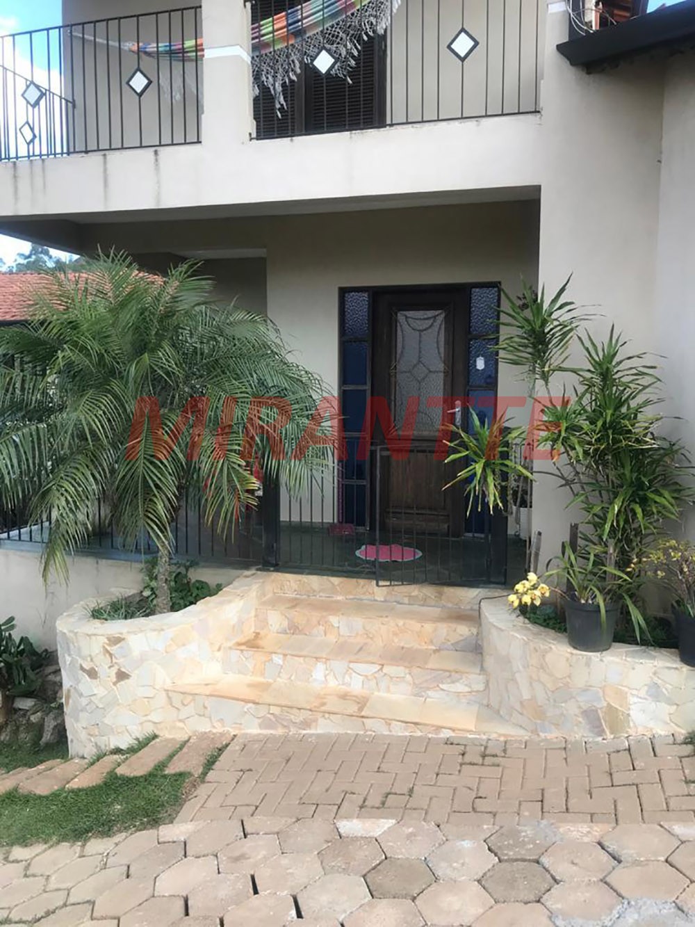 Sobrado de 600m² com 3 quartos em Terra Preta