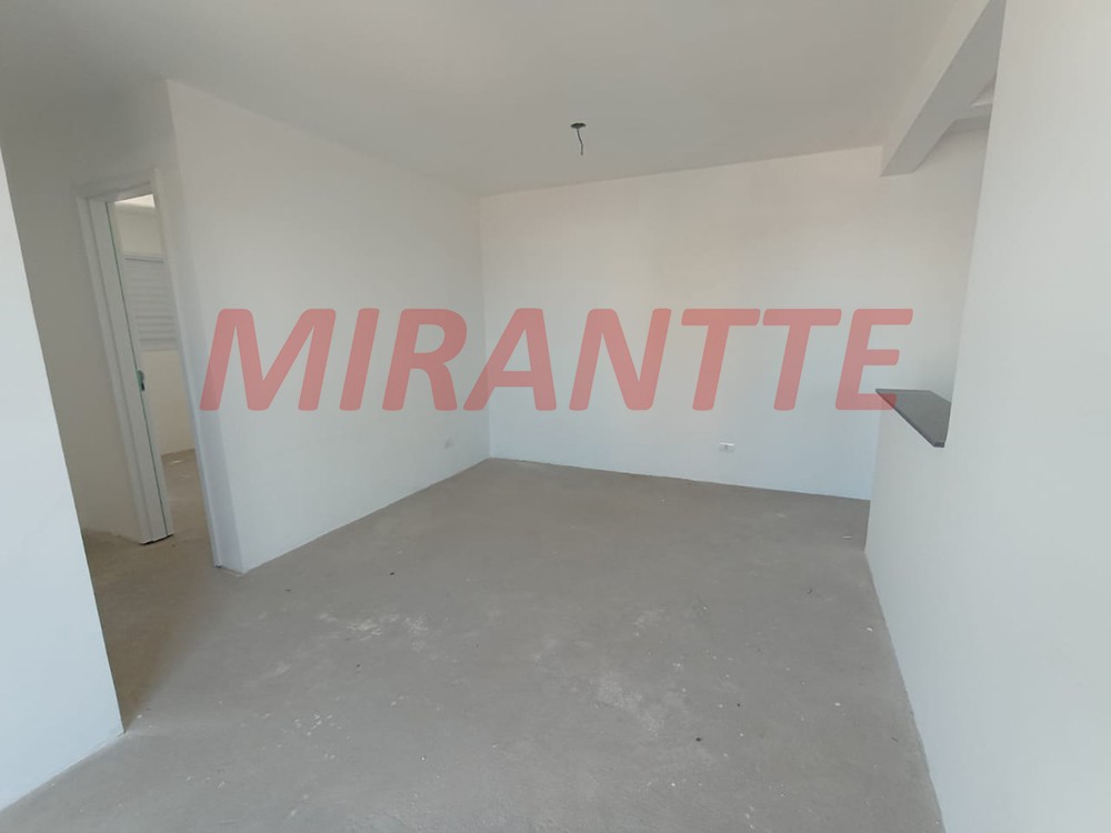 Apartamento de 56m² com 2 quartos em Vila Galvão