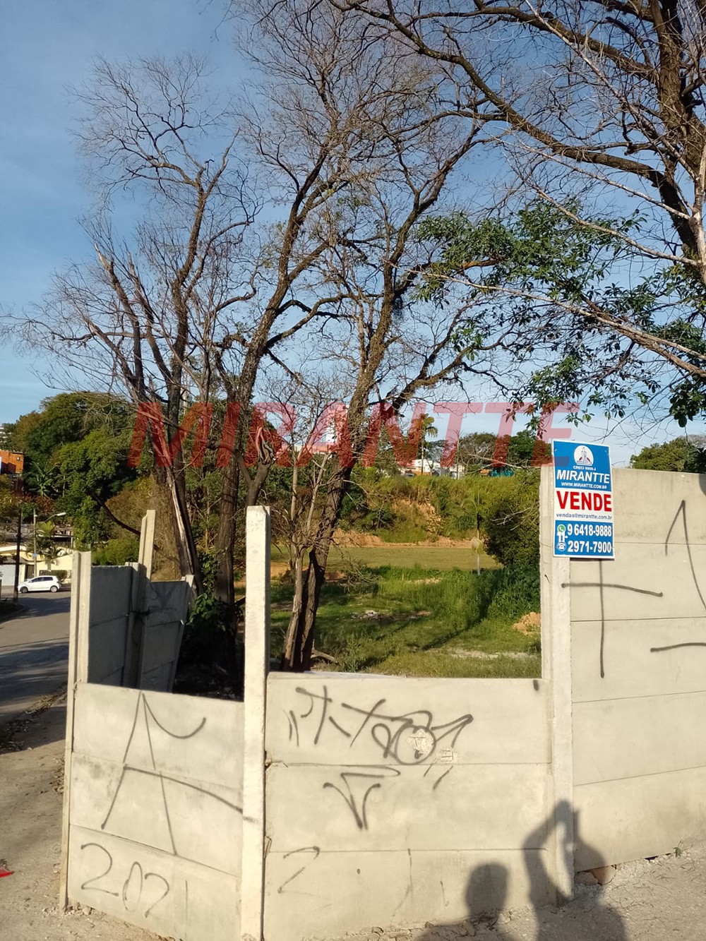 Terreno de 2170m² em Jardim Piratininga