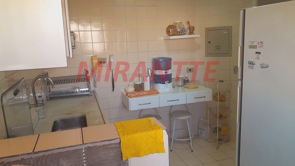 Apartamento com 3 quartos em Chora Menino