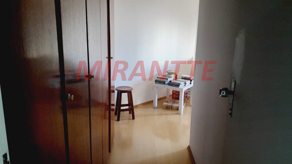Apartamento com 3 quartos em Chora Menino