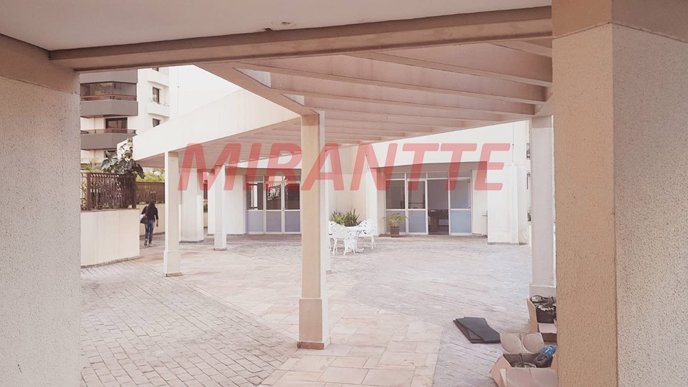 Apartamento com 3 quartos em Chora Menino