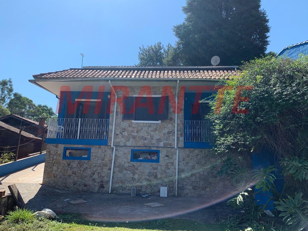 Sobrado de 215m² com 4 quartos em Serra Da Cantareira