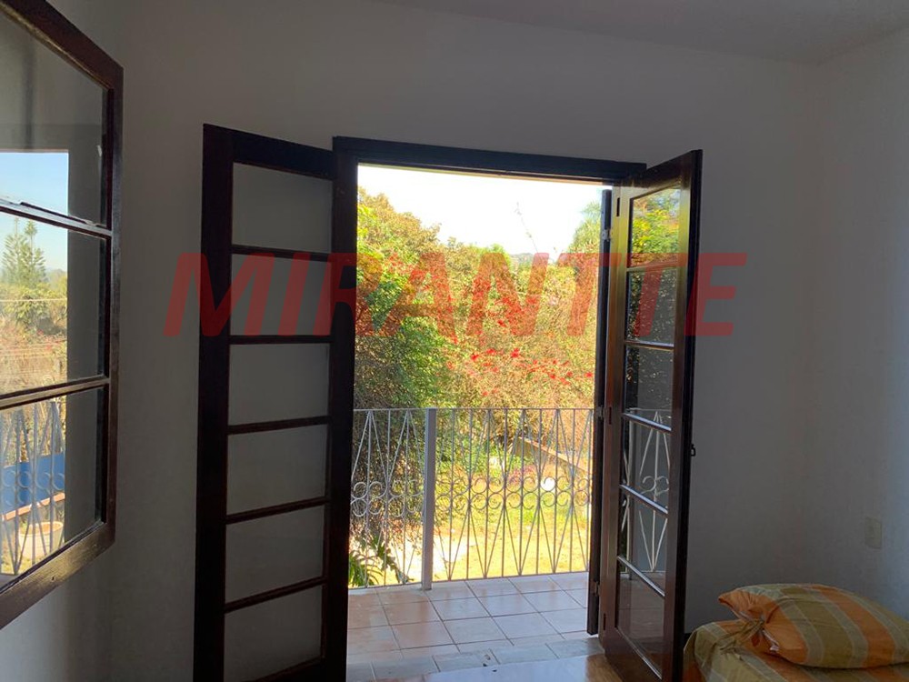 Sobrado de 215m² com 4 quartos em Serra Da Cantareira