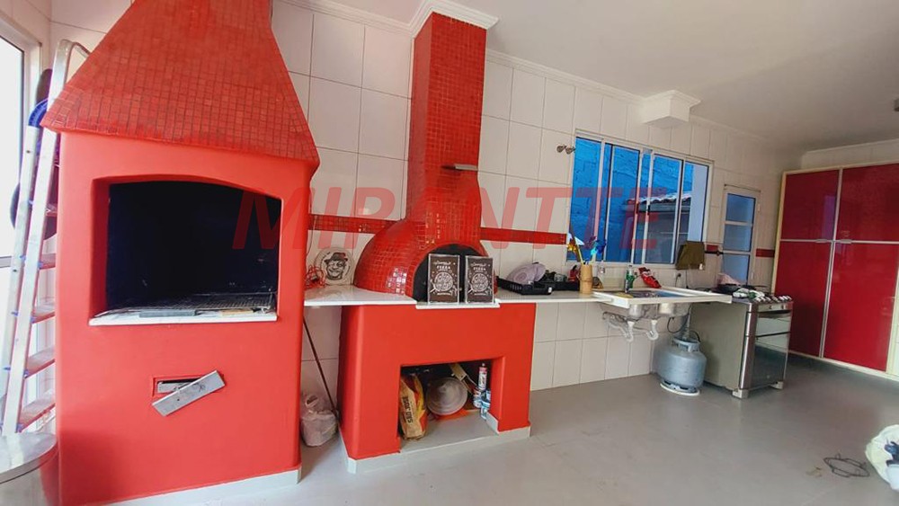 Sobrado de 215m² com 4 quartos em Serra Da Cantareira