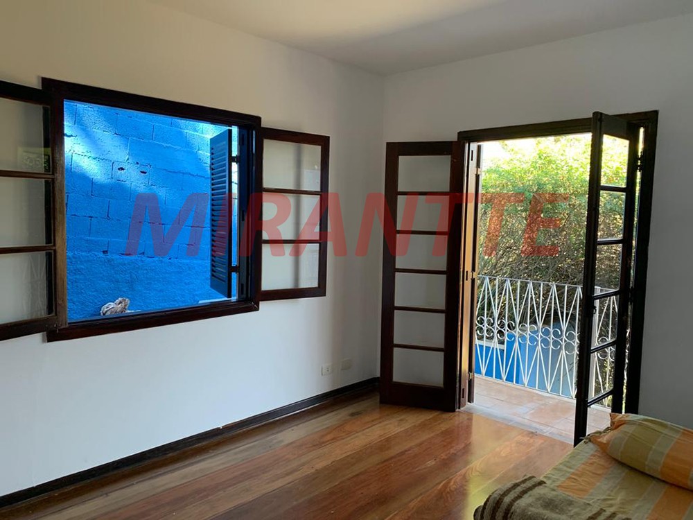 Sobrado de 215m² com 4 quartos em Serra Da Cantareira