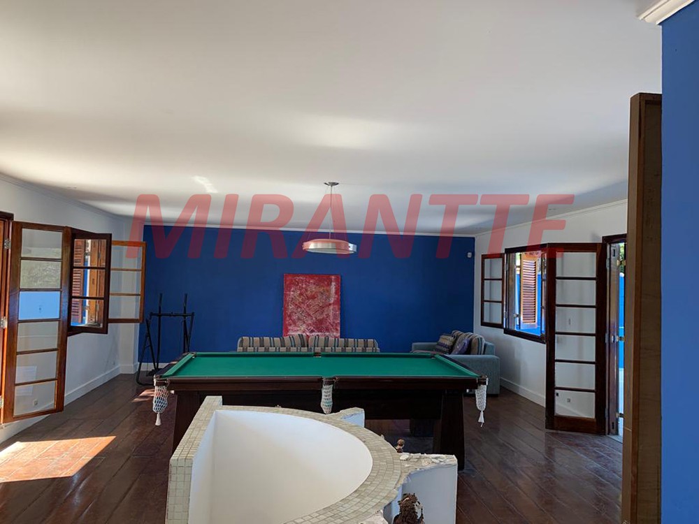 Sobrado de 215m² com 4 quartos em Serra Da Cantareira