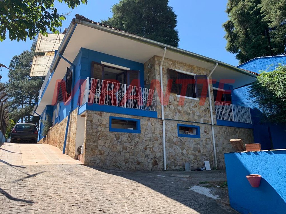 Sobrado de 215m² com 4 quartos em Serra Da Cantareira